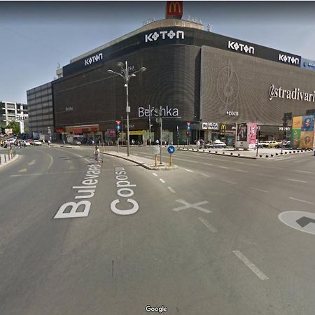 Domum Unirea, Across The Street Of Old City Center Букурещ Екстериор снимка
